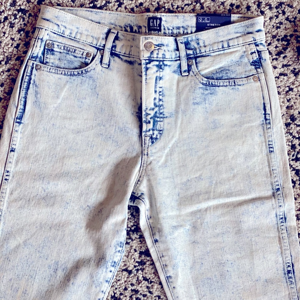 Acid wash gap jeans